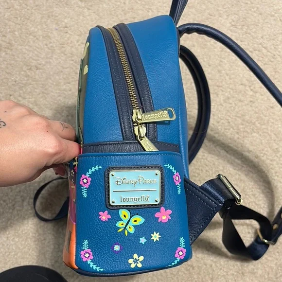 Loungefly encanto - Picture 2 of 5